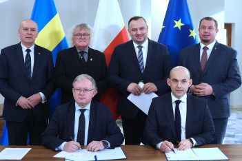  Podpisanie umowy na budowę mostu. fot. Andrzej Grygiel / UMWS 