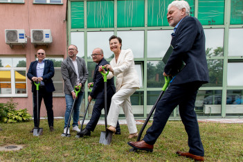  Konferencja prasowa dot.  budowy SOR wraz z lądowiskiem w Centrum Zdrowia Dziecka i Rodziny w Sosnowcu. fot. Tomasz Żak / UMWS 