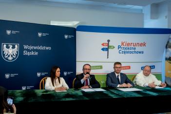 Uczestnicy konferencji prasowej. 