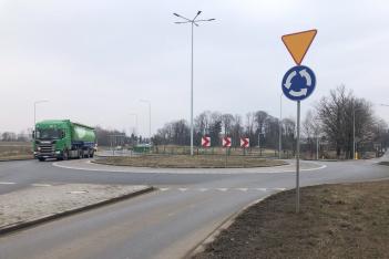 Rondo przy drodze wojewódzkiej. 