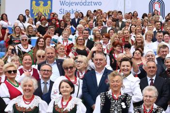 Uroczystośc wręczenie listów gratulacyjnych. 