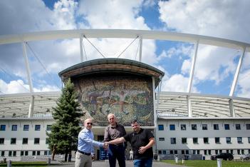 Briefingu prasowego z udziałem dyrektora Stadionu Śląskie Adama Strzyżewskiego, wicemarszałka Leszka Pietraszka oraz organizatora maratonu Bohdana Witwickiego. 