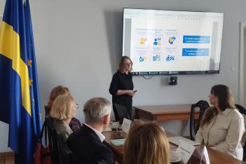 Członkowie rady podczas spotkania. 