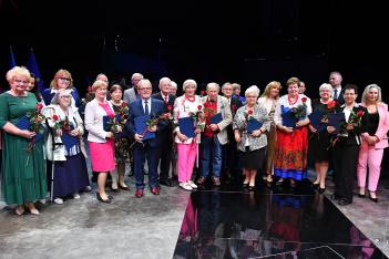 Wyróżnieni i uczestnicy gali. 