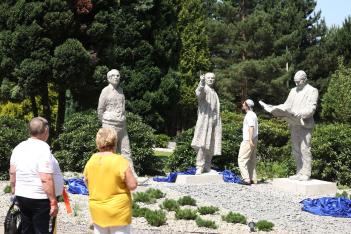  Pomnik architektów Aleksandra Franty, Tadeusza Szewczyka i Henryka Buszko. fot. Andrzej Grygiel / UMWS 