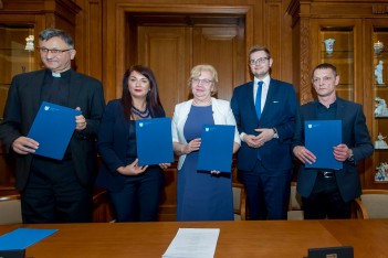  Podpisanie porozumienie o partnerstwie na rzecz rozwoju Społecznego Ośrodka Readaptacyjnego w Zabrzu  / fot. BP Tomasz Żak 