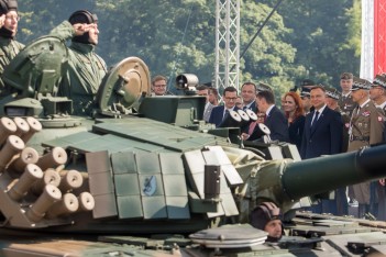 Defilada Wierni Polsce