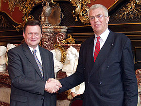  Marszałek Michał Czarski oraz Przewodniczący Roland Andersson nie ukrywali satysfakcji po podpisaniu Listu 
