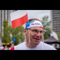  Z okazji Dnia Flagi ulicami Katowic przebiegli uczestnicy Biegu Bohaterów. fot. Tomasz Żak / UMWS 