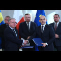  Podpisanie umowy na budowę mostu. fot. Andrzej Grygiel / UMWS 