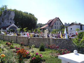 Msza Św. odbyła się w Sanktuarium Matki Boskiej Skałkowej w Podzamczu 