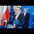  Podpisanie umowy na przebudowę DW491. fot. Tomasz Żaki / UMWS 