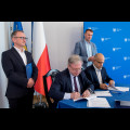  Podpisanie umowy na przebudowę DW491. fot. Tomasz Żaki / UMWS 