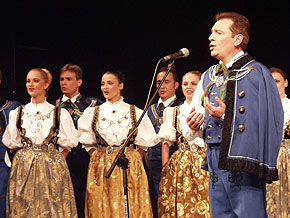  W programie koncertu „Europa” znalazły się ludowe utwory z wielu regionów. 