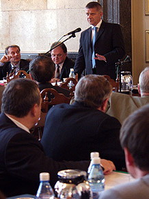 Spotkanie premiera Marka Belki z przedstawicielami branży paliwowo-energetycznej 