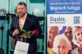 Uczestnicy gali w teatrze. 