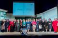 Uczestnicy gali w teatrze. 