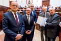 Przedstawiciele ROD odbieraja umoway podczas gali w Sali Sejmu Śląskiego. 