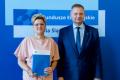 Listy gratulacyjne wręczył beneficjentom członek Zarządu Rafał Adamczyk. 