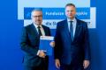 Listy gratulacyjne wręczył beneficjentom członek Zarządu Rafał Adamczyk. 