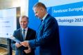 Listy gratulacyjne wręczył beneficjentom członek Zarządu Rafał Adamczyk. 