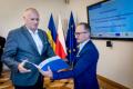 Uroczystość wręczenie listów gratulacyjnych. 
