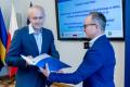 Uroczystość wręczenie listów gratulacyjnych. 