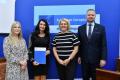  Wręczenie listów gratulacyjnych. fot. Patryk Pyrlik / UMWS 