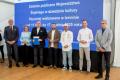 Uroczystość wręczenia symbolicznych czeków na Stadionie Śląskim. 