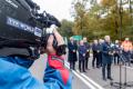 Konferencja prasowa przy DW 408. 