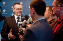  Briefing marszałka Mirosława Sekuły tuż po złożeniu rezygnacji przez Jerzego Gorzelika 