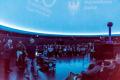 Studio radiowe wraz z publicznością w Planetarium Śląskim. 