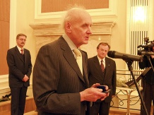  Wojciech Kilar dziękuje za odznakę Honorowe za Zasługi dla Województwa Śląskiego 