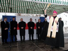  Nową drogę poświęcił Metrolpoita Katowicki Arcybiskup Damian Zimoń 