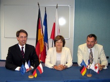  Spotkania szefów trzech regionów: (od lewej) Karsten Beneke- Sekretarz Stanu w Ministerstwie Federacji i Spraw Europejskich Nadrenii Północnej Westfalii, Martine Filleul - Wiceprzewodnicząca Rady Regi 