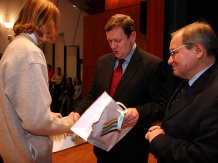  Nagrody wręczyli m.in. marszałek Michał Czarski oraz dyrektor Biblioteki Śląskiej prof. Jan Malicki. 
