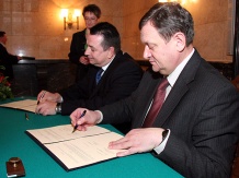  Porozumienie podpisali Michał Czarski oraz Giennadij Oleksandrowicz Griszin. 
