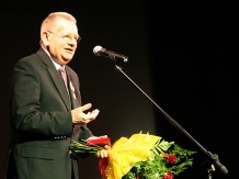  Medal Komisji Edukacji Narodowej za zasługi w krzewieniu kultury teatralnej wręczono dr. Januszowi Jaworskiemu. 