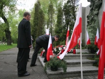  Kwiaty złożono także na Cmentarzu Garnizonowym 