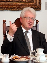  Ambasador Republiki Federalnej Niemiec w Polsce dr Reinhard Schweppe 