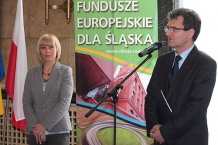  Marszałek Śmigielski: dzisiejsze podpisanie otwiera etap faktycznego wdrażania i udostępnienia środków Europejskiego Funduszu Rozwoju Rregionalnego w regionie 