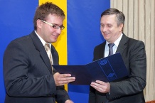  Stypendia wręczył członek Zarządu Województwa Śląskiego Mariusz Kleszczewski. 