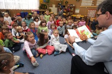  Marszałek przeczytał dzieciom - Przygody urodzinowe żółwika Franklina 