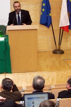  Na mównicy marszałek III kadencji Janusz Moszyński 