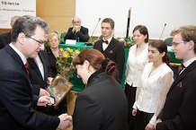  W czasie sesji Chór Uniwersytetu Śląskiego Harmonia otrzymał Medal Honorowy za Zasługi dla Województwa Śląskiego 