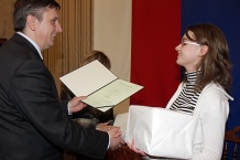 Nagrodę odbiera Maria Natkaniec z Gimnazjum nr 1 w Będzinie 