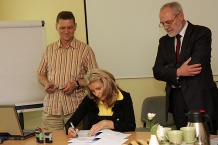  Podpisanie umowy między partnerami projektu 