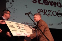  Jerzy Sitko odebrał nagrodę za najlepsze uzasadnienie słowa przoć 