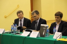  W prezentacji wydawnictwa udział wzięli wicemarszałek Zbyszek Zaborowski, marszałek Bogusław Śmigielski i autor scenariusza Sławomir Zajączkowski 