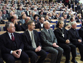  Samorząd Województwa reprezentowali członek zarządu Marian Jarosz oraz przewodniczący Sejmiku Województwa Śląskiego Zbigniew Wieczorek (z lewej). 